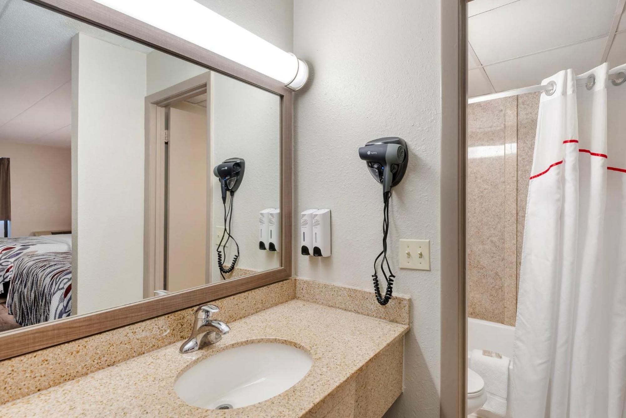 Red Roof Inn Doswell - Kings Dominion ภายนอก รูปภาพ